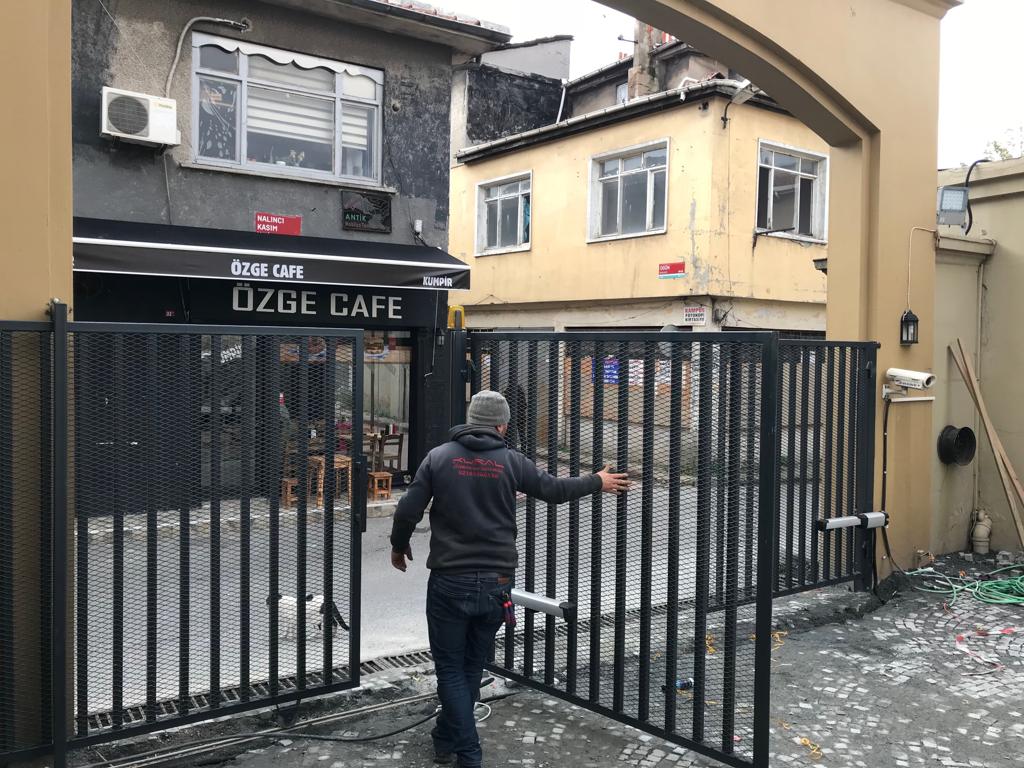 Bahçe Kapıları